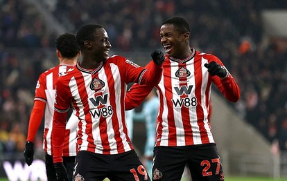 "Sunderland'dan Burnley'ye Şok: Ev Sahibi Etkileyici 3-0'lık Zaferle Damga Vurdu!"