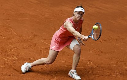 Zeynep Sönmez, Bucsa karşısında 2-1 kazanarak Madrid Açık’ta üst tura yükseldi!